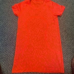 Lululemon swiftly T-shirt
